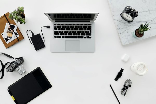 Comment configurer un système de gestion des clés pour sécuriser les communications?